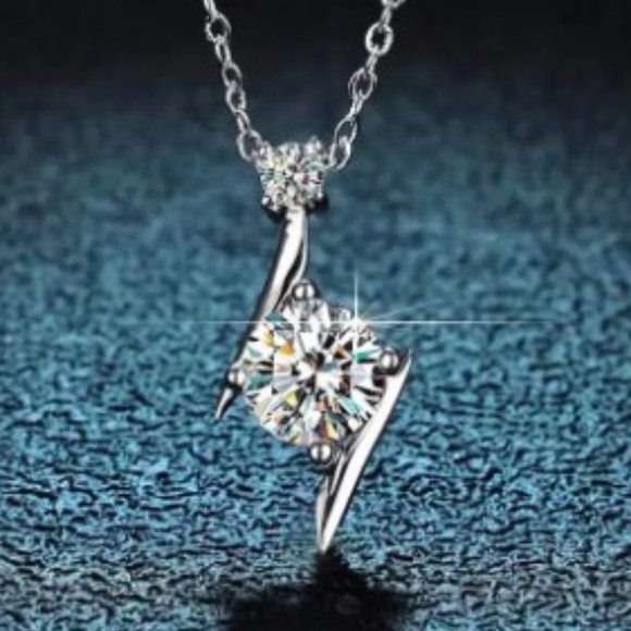 1ct Moissanite Diamond Necklace NWT - Picture 2 of 5